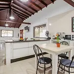 Praia Tranquila, Com Piscina E Jacuzzi