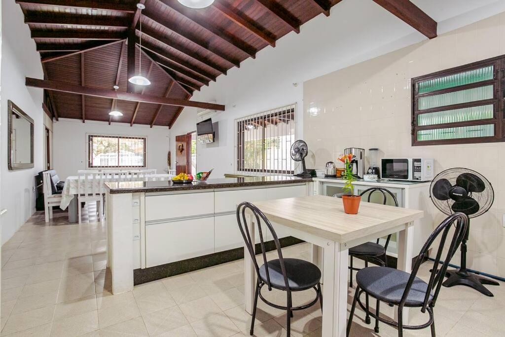 Tranquila, Com Piscina E Jacuzzi