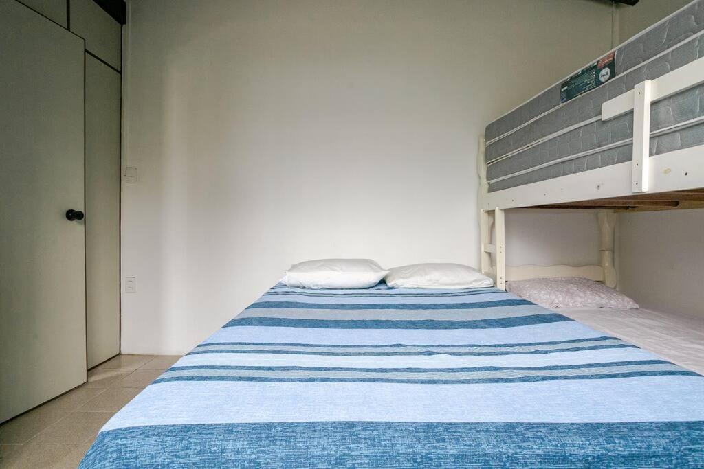 Casa de férias Tranquila, Com Piscina E Jacuzzi