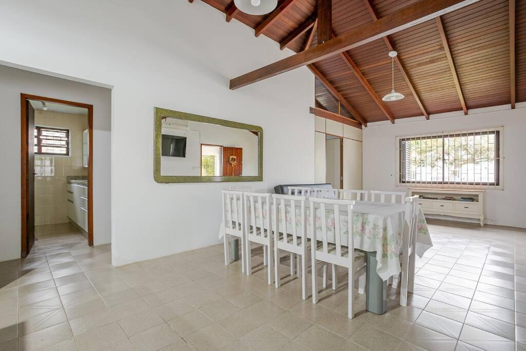 Tranquila, Com Piscina E Jacuzzi Casa de férias Florianopolis