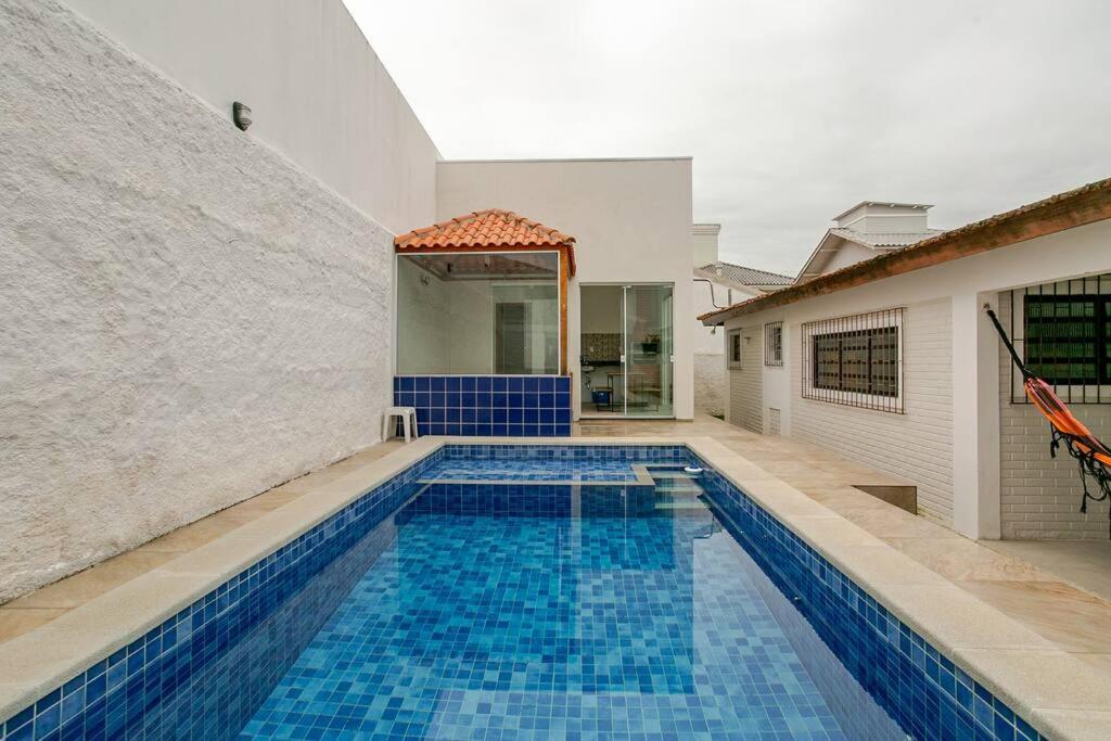 Casa de férias Tranquila, Com Piscina E Jacuzzi