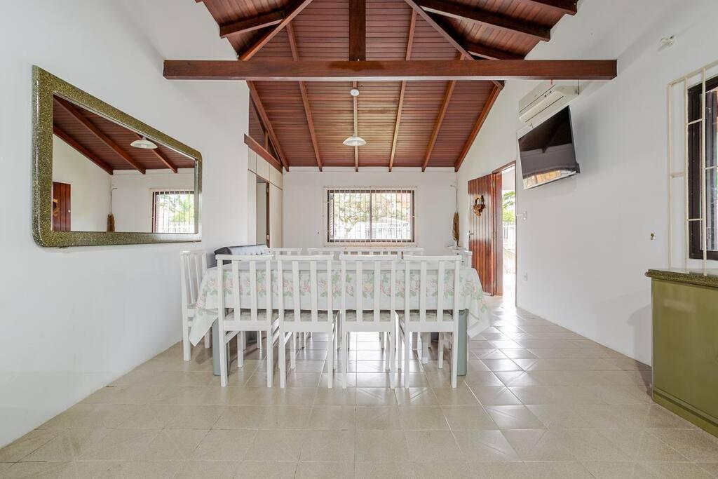 Tranquila, Com Piscina E Jacuzzi Casa de férias Florianopolis