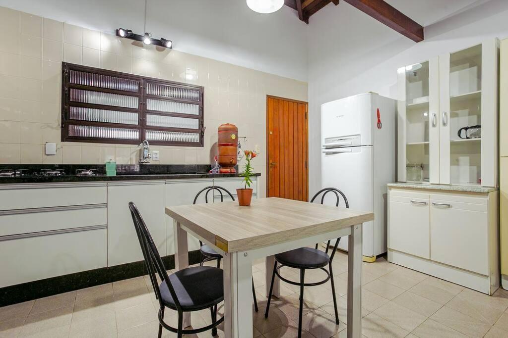 Casa de férias Tranquila, Com Piscina E Jacuzzi Florianopolis