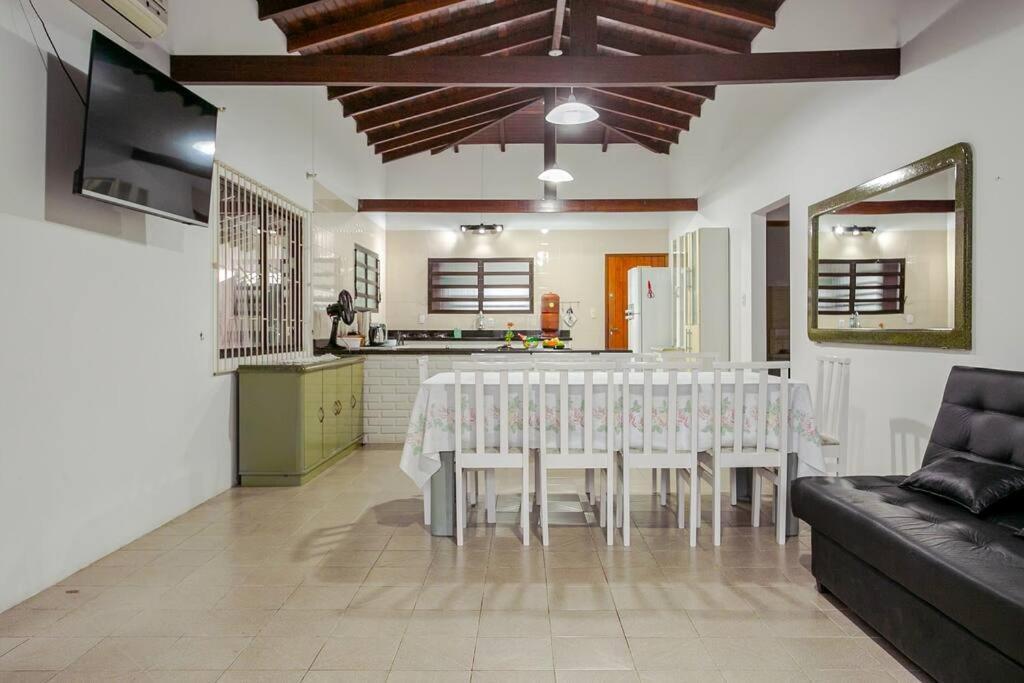 Casa de férias Tranquila, Com Piscina E Jacuzzi *