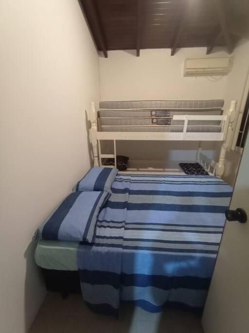 Tranquila, Com Piscina E Jacuzzi Сasa de vacaciones *